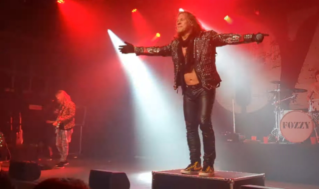 Ver: FOZZY toca el primer concierto después de la lesión en la garganta de CHRIS JERICHO