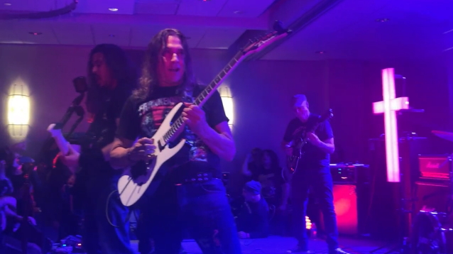 Mira: Los ex miembros de MEGADETH ELLEFSON, YOUNG y POLAND se presentan en la convención ‘Days Of The Dead’ en Chicago
