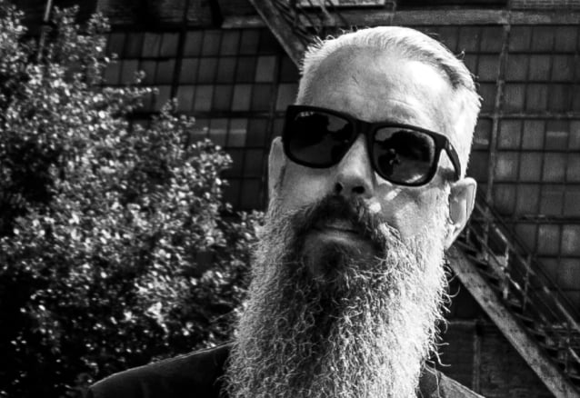 El guitarrista de IN FLAMES BJÖRN GELOTTE no lee los comentarios en línea, dice que está ‘cansado’ del ‘ambiente tóxico’