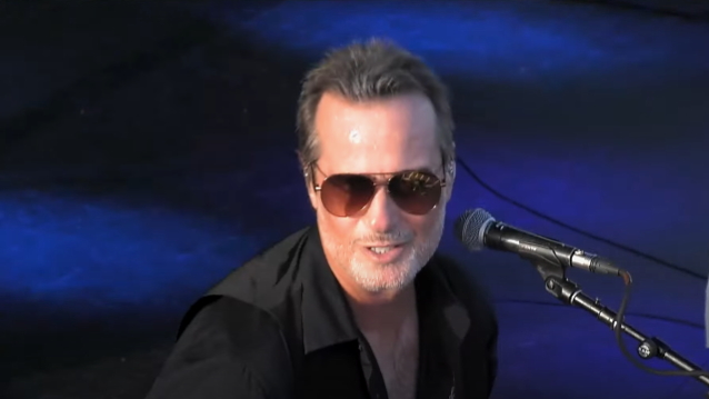 ROBERT DELEO tiene ‘Algunas ideas que se unen’ para el próximo álbum de STONE TEMPLE PILOTS