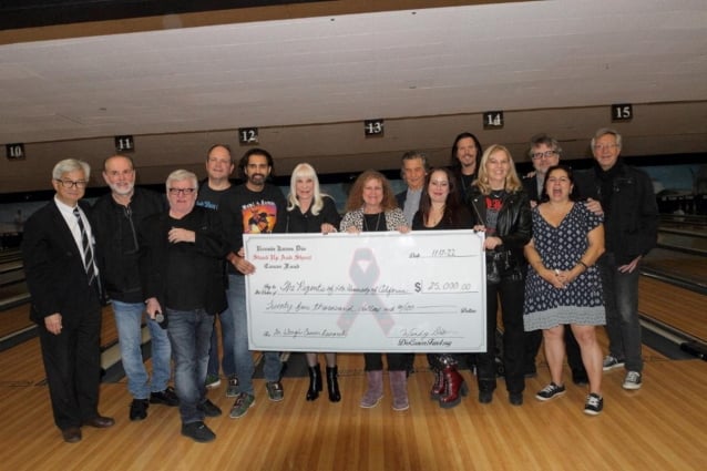 El regreso de la fiesta de bolos ‘Bowl For Ronnie’ trae más de $ 72,000 para ‘Stand Up And Shout Cancer Fund’