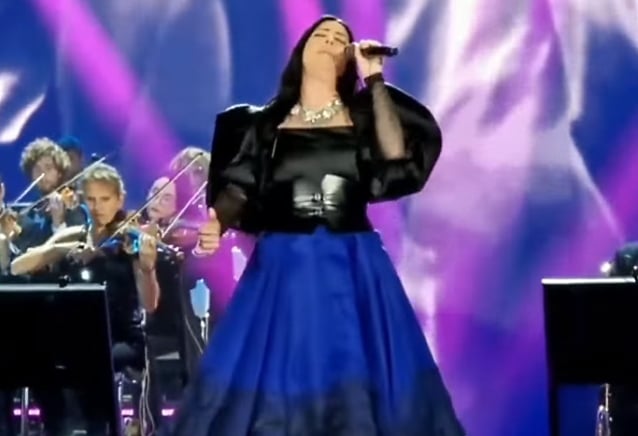 AMY LEE DE EVANESCENCE ‘todavía zumba’ sobre su actuación en el concierto de Navidad del Vaticano
