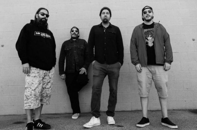 DEFTONES están ‘agregando algo de música nueva’