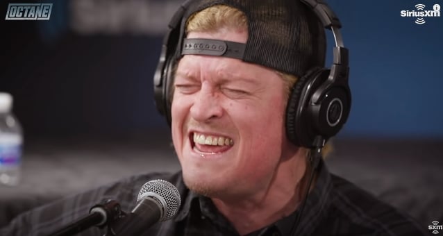 WES SCANTLIN admite que la versión de PUDDLE OF MUDD de ‘About a Girl’ de NIRVANA ‘parecía y sonaba como una mierda total’