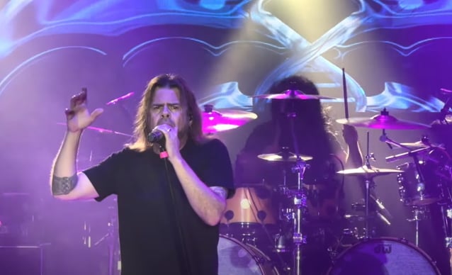 Mira a QUEENSRŸCHE actuar en el ROKISLAND FEST de Florida
