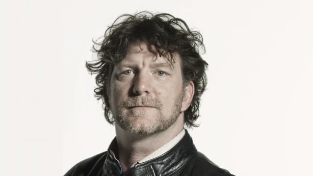 BEN SHEPHERD DE SOUNDGARDEN rinde tributo al bajista de SCREAMING TREES VAN CONNER
