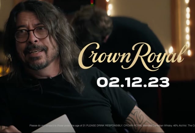 DAVE GROHL se asocia con Crown Royal para el comercial del Super Bowl
