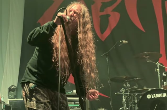 JOHN TARDY DE OBITUARY dice que la apertura de SLAYER en la gira europea de 2018 fue ‘increíble’: ‘Esos tipos fueron geniales’