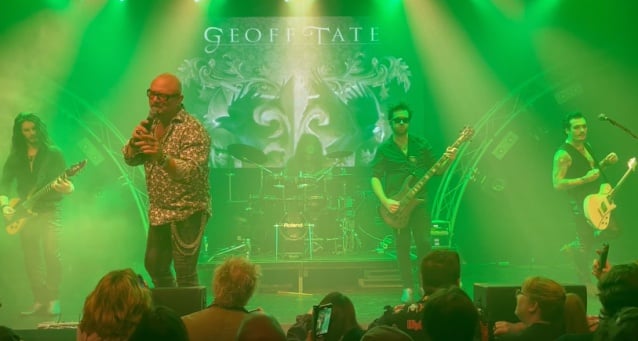 Mira a GEOFF TATE interpretar los clásicos de QUEENSRŸCHE en Avondale Estates, Georgia
