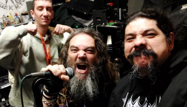 SOULFLY recluta a PHILIP H. ANSELMO & THE ILLEGALS Guitarrista MIKE DELEON
