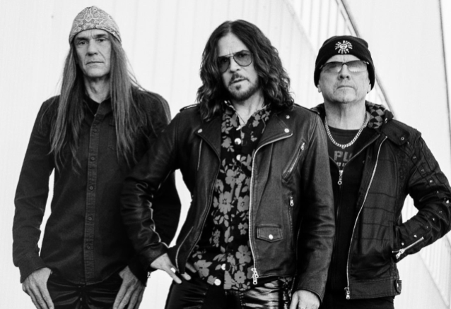 TONY HARNELL quiere sacar nuevas canciones de TNT este año
