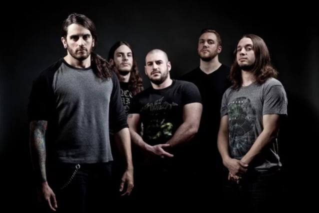 TRABAJO PARA UN VAQUERO para dar los toques finales al tan esperado nuevo álbum de estudio