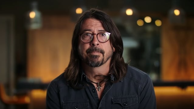 DAVE GROHL le da crédito a PANTERA por presentarlo a Crown Royal