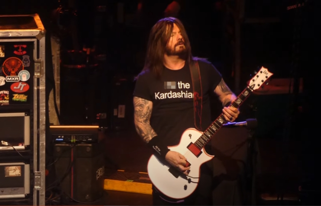El guitarrista de EXODUS/SLAYER, GARY HOLT, lanzará la memoria de ‘A Fabulous Disaster’