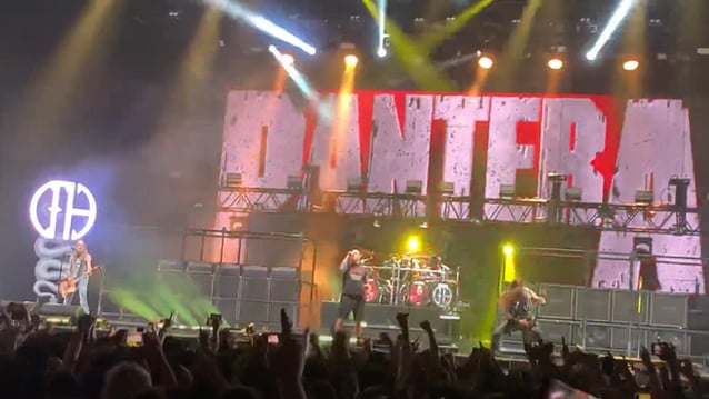 Mira a PANTERA actuar en el Festival LOUD PARK de Tokio
