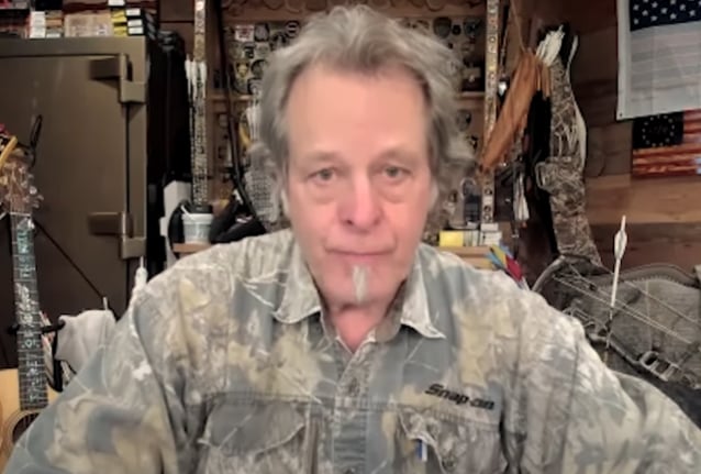 TED NUGENT insta a los partidarios de TRUMP a ‘permanecer en paz’ si arrestan al expresidente