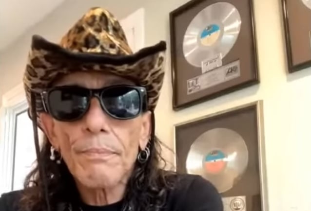 STEPHEN PEARCY dice que MICK MARS fue tratado con ‘falta de respeto’ por MÖTLEY CRÜE