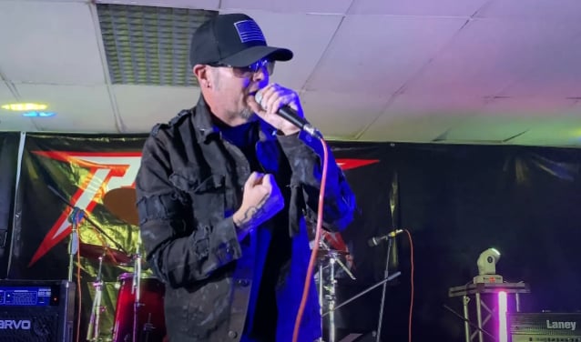 TIM ‘RIPPER’ OWENS se siente ‘genial’ con su voz ahora, pero admite que ‘luchó durante unos seis o siete años’
