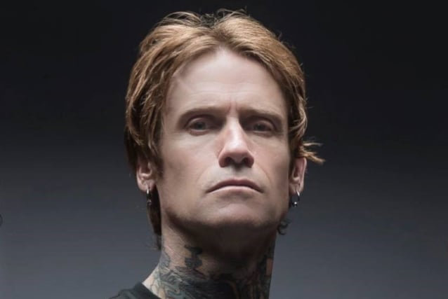 JOSH TODD DE BUCKCHERRY: “He estado limpio y sobrio de las drogas y el alcohol durante 28 años”